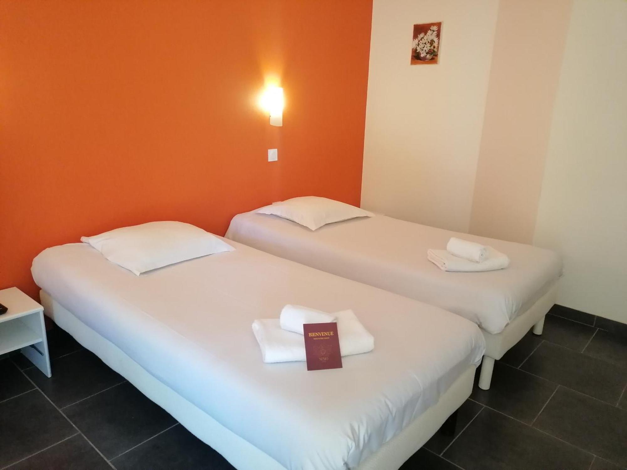 Hotel Nemo Aeroport De Pau - Kb Hotel Group Sauvagnon Buitenkant foto